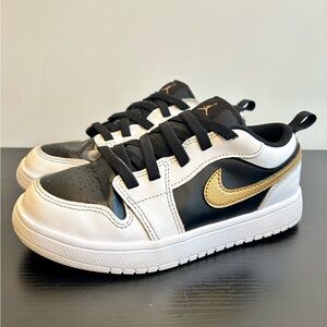 Nike Kids Black and Gold Sneakers